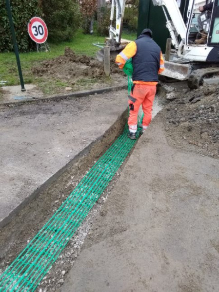 Entreprise de travaux publics pour installation de réseaux électriques et télécom  